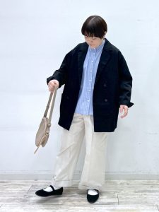 alt=“40代のワイドパンツ着こなし術｜体型カバー&抜け感を叶える春コーデ5選"