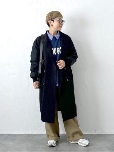 alt=“40代の春レイヤードコーデ5選｜重ね着で作る大人カジュアルスタイル術"