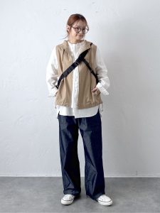 40代春のデニム×ベージュコーデ5選｜ベスト・シャツ・ワイドパンツで作る大人カジュアルスタイル