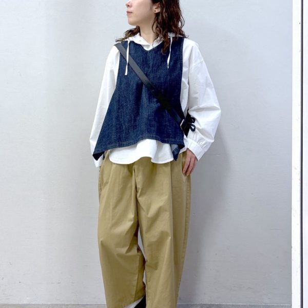 40代春のデニム×ベージュコーデ5選｜ベスト・シャツ・ワイドパンツで作る大人カジュアルスタイル