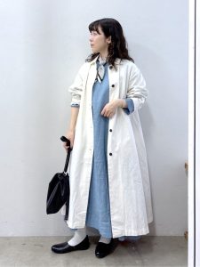 alt=“【40代に似合うナチュラル春コーデ6選｜リネン・ワントーンで叶えるこなれ大人スタイル"