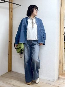 alt=“40代のGジャンコーデ5選｜大人女性が今すぐ真似したい春の着こなし術"