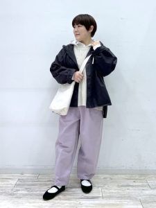 alt=“40代のGジャンコーデ5選｜大人女性が今すぐ真似したい春の着こなし術"